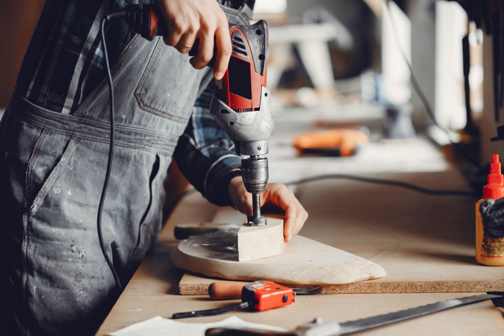 carpenter-works-with-tree